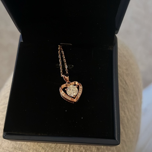 Moissanite heart necklace - Picture 3 of 3